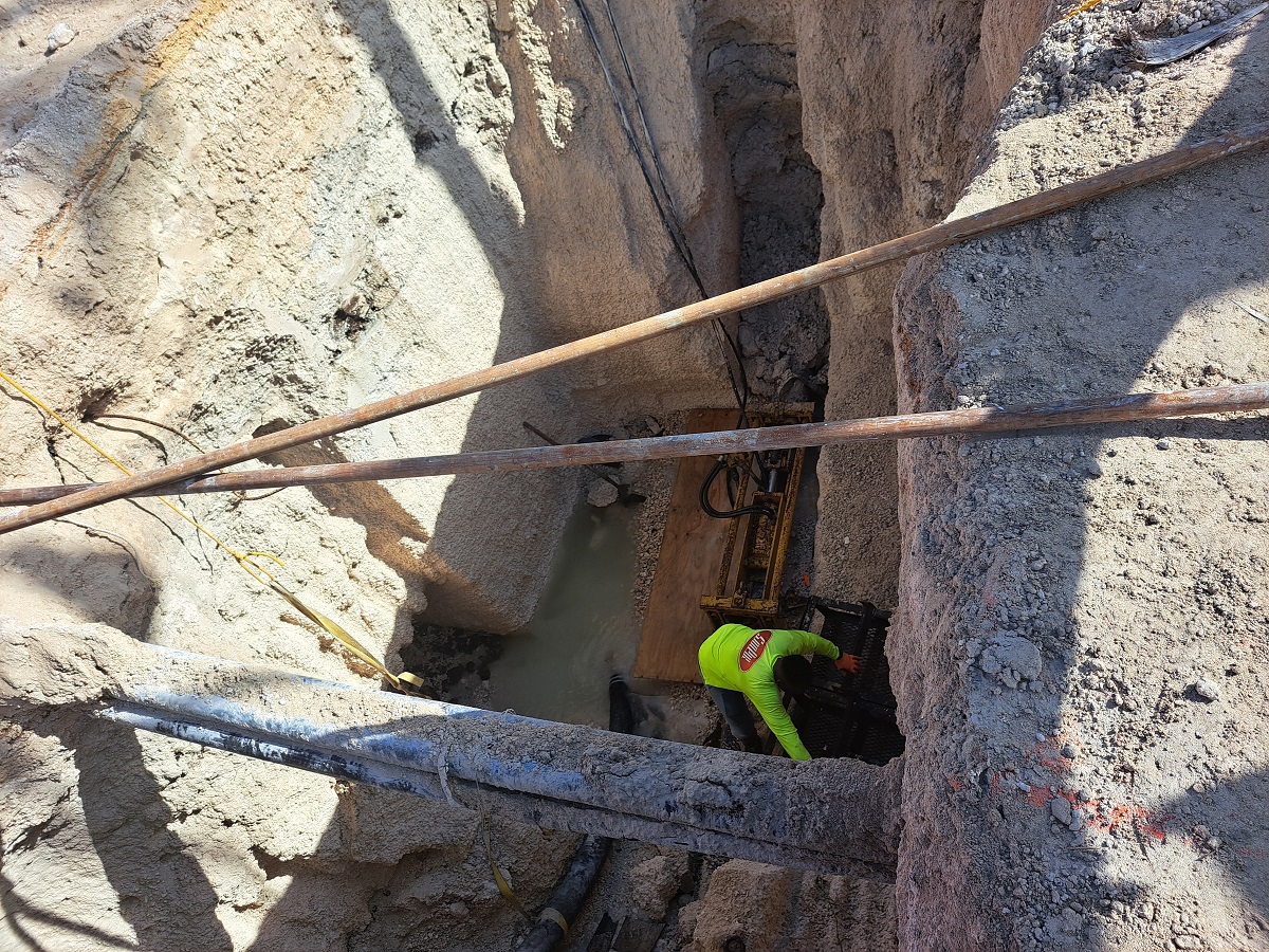 Pipe lining 915 to 1001