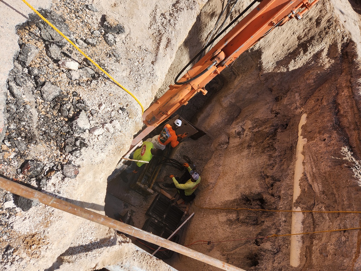 Pipe lining 915 to 1001