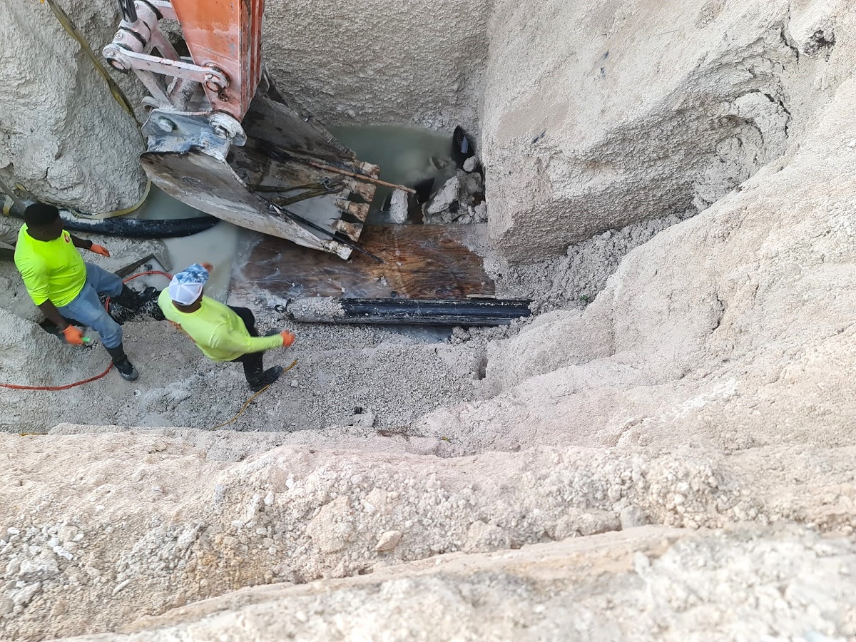 Pipe lining 915 to 1001